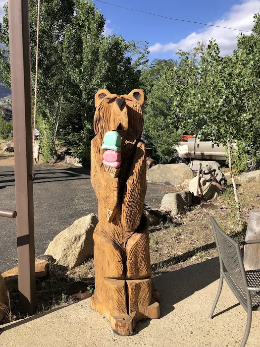 Kings Canyon Lodge 3