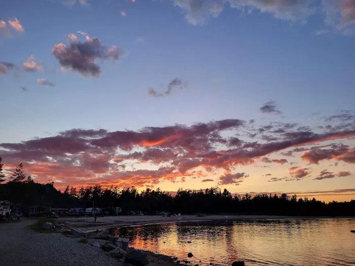 Castle Rock Lakefront Campark 9