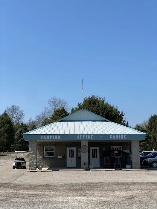 Shipshewana North Park Amish Log Cabin Lodging & Campground 3