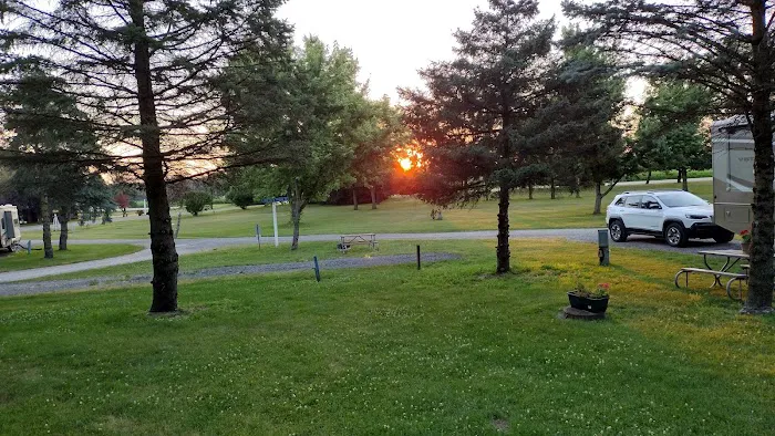 Shipshewana North Park Amish Log Cabin Lodging & Campground 9