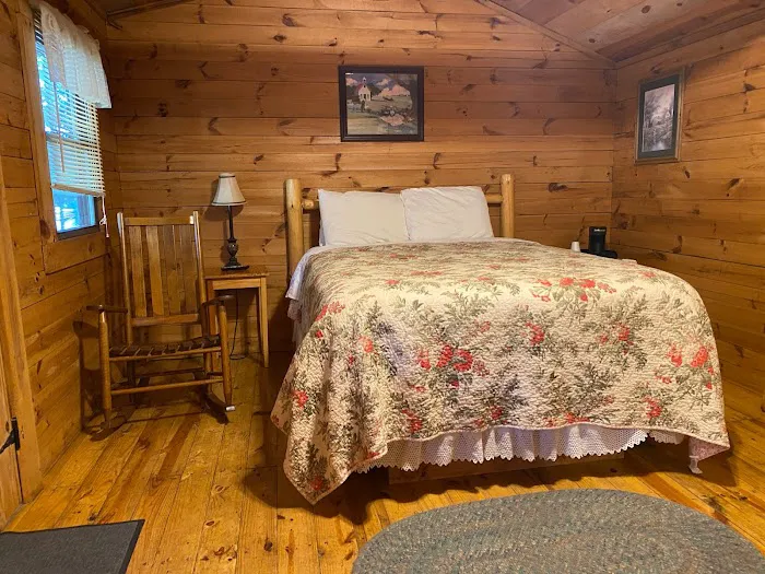Shipshewana North Park Amish Log Cabin Lodging & Campground 7