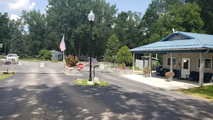 JT'S Lakeside Campground 0