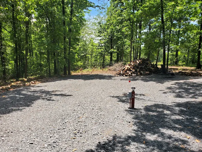 Hoss' Hideout Campground 0