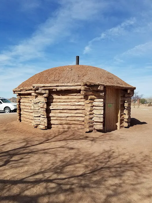 Tséyi' Diné Heritage Area - Cottonwood Campground 6