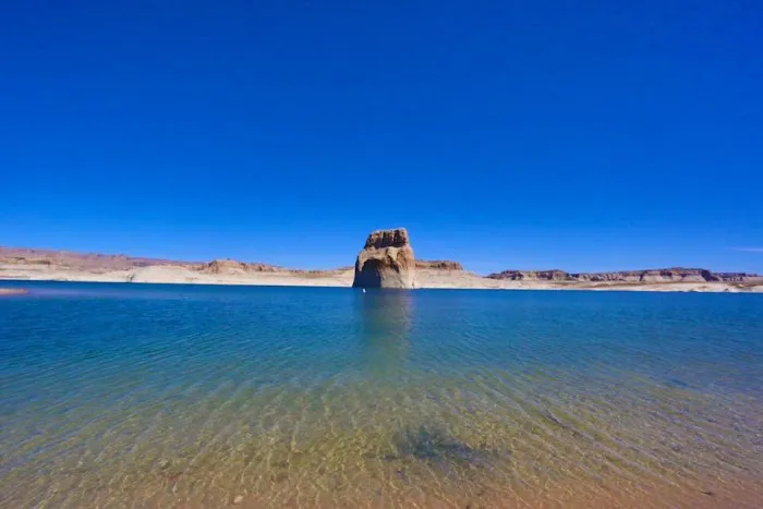 Lone Rock Lake Powell 1