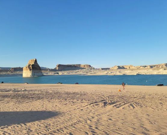 Lone Rock Beach Campground