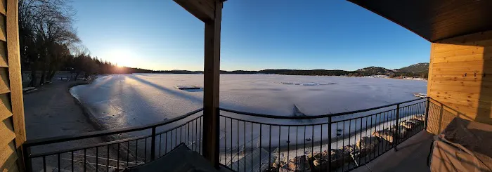Waitts Lake Resort and Cabins 6