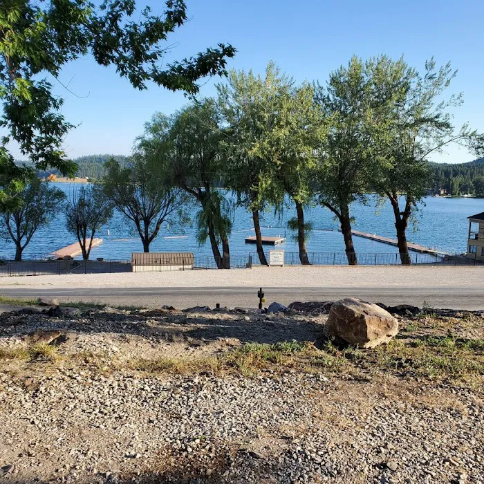 Waitts Lake Resort and Cabins 7