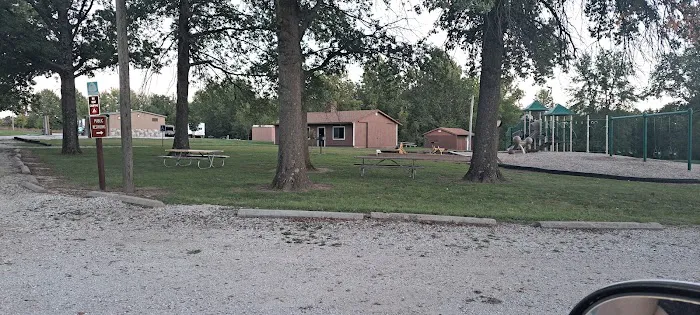 Lake Miami - Modern & Tent Campground 9