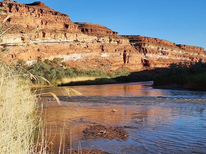 Mexican Hat Rocks Dry Camping 3