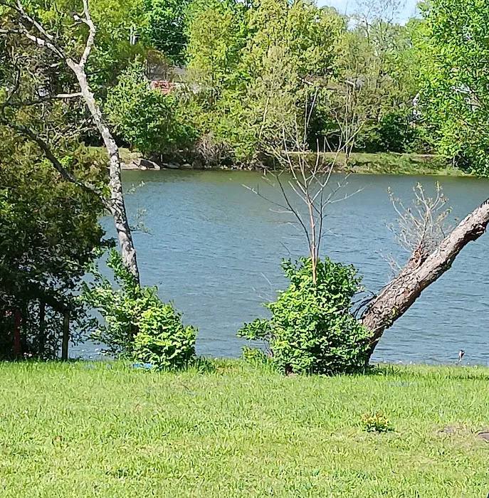 Mac's Lakes Resort 1