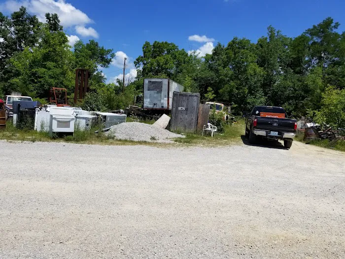 Mac's Lakes Resort 0