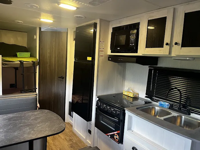 Travel Trailer Camper Rental 1