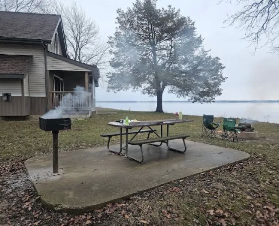 Hazlet Cottages on Carlyle Lake