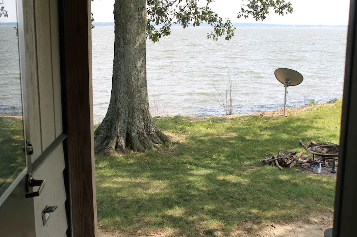 Hazlet Cottages on Carlyle Lake 9