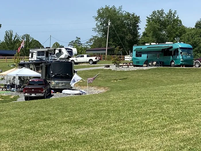 Mountain Top RV Park & Cabins 1