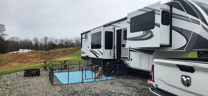 Mountain Top RV Park & Cabins 7
