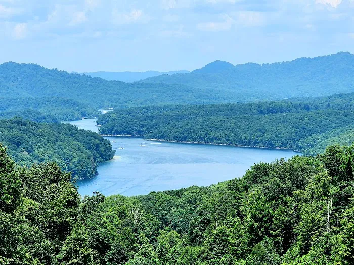 Summersville Lake Retreat & Lighthouse 8