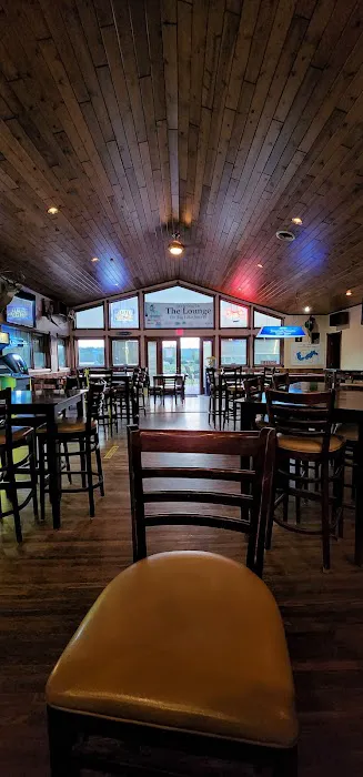 Lounge On Big Lake Shores 3