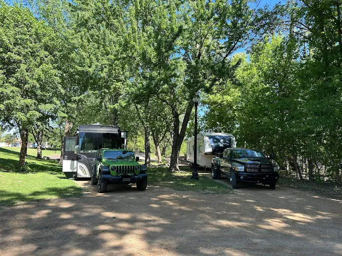 Riverside Park Campgrounds 8