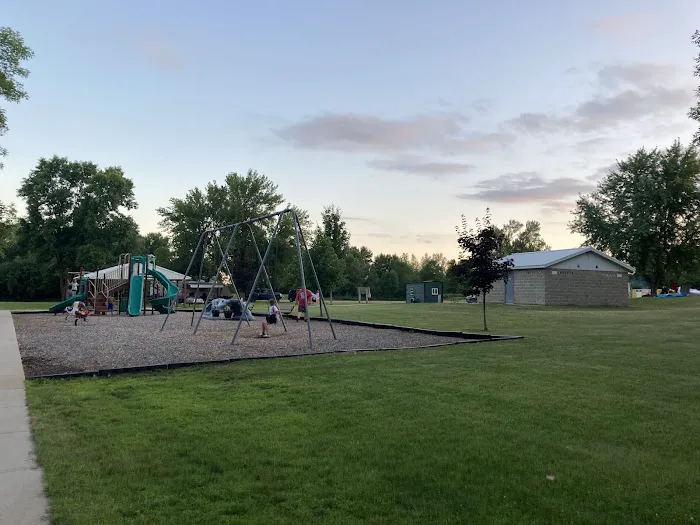 Sundquist Park at West Lake Sarah 5