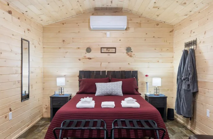 Seneca Hideaway 2