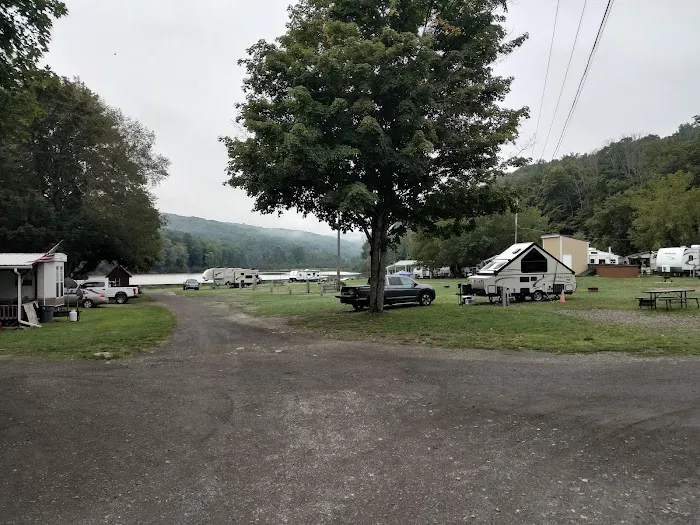 Jellystone Park of the Finger Lakes @ Babcock Hollow 8