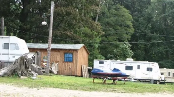 DJ's Campground 0