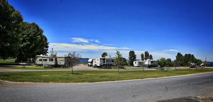 Willow Bay Resort 8
