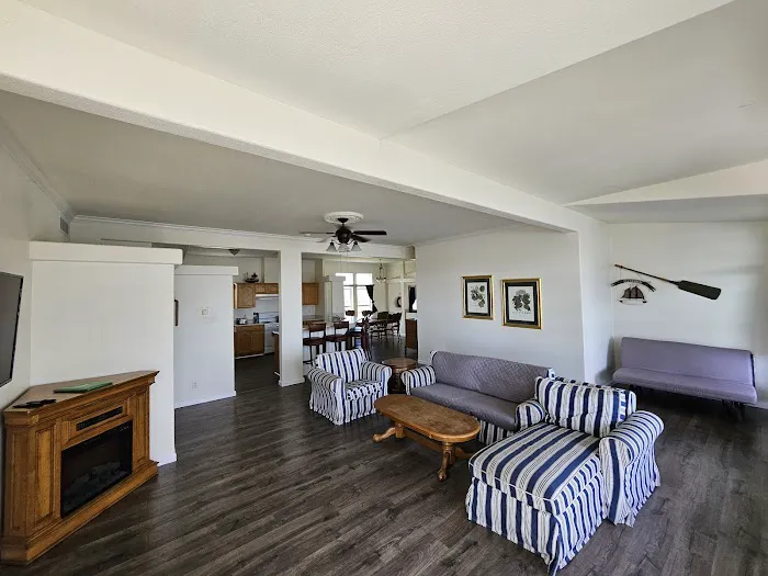 Great Room Bungalow 6