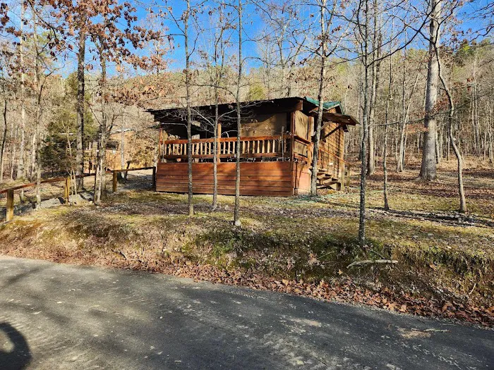 Screaming Eagle Cabins 4