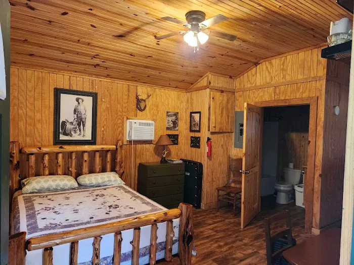 Screaming Eagle Cabins 6