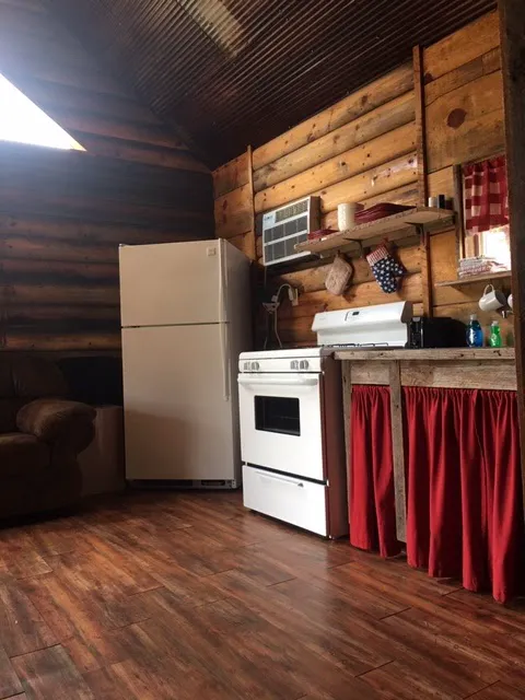 Hanson's Camp Wolf Creek 6