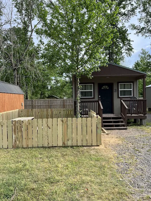 The Weekender Cabins and RV Retreat 1