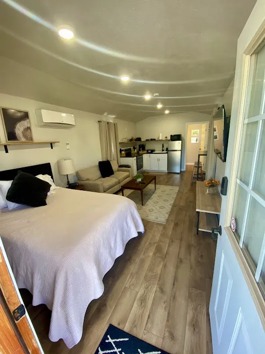 The Weekender Cabins and RV Retreat 9