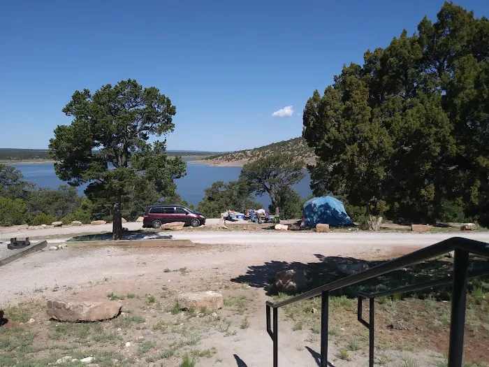 Blue Water Lake Lodge RV & Horse Motel 0