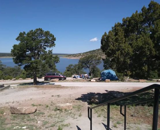 Blue Water Lake Lodge RV & Horse Motel