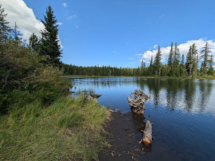 Hand Lake 1