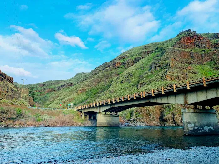 Boggan's Oasis on the Grande Ronde River 3