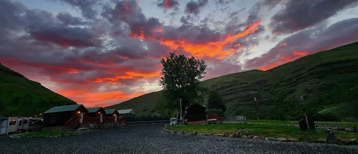 Boggan's Oasis on the Grande Ronde River 4