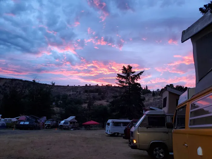 Oasis Riverview campground 9