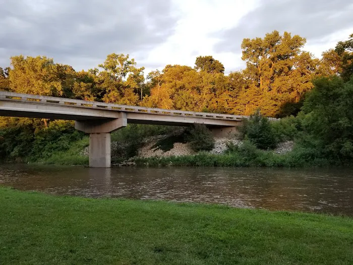 White's Riverside Bluffton Campground 4