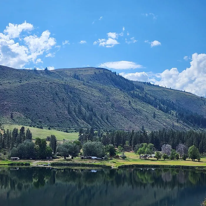 Big Twin Lake Resort 3