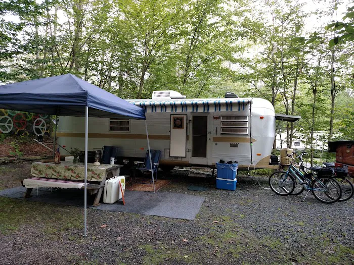 Hunter Lake Campgrounds 9