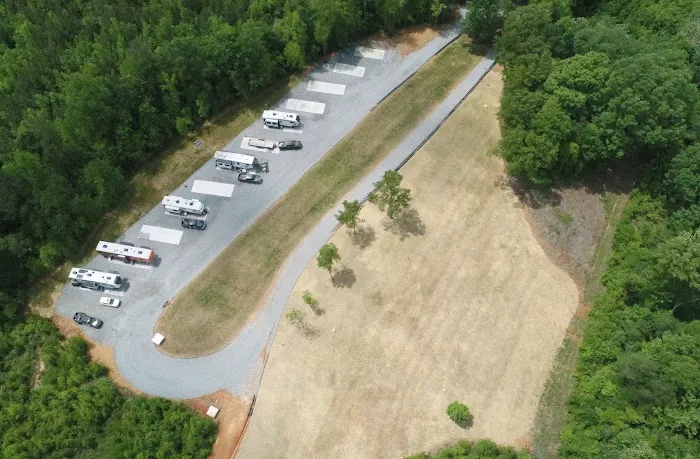 2 Lakes RV Resort 5