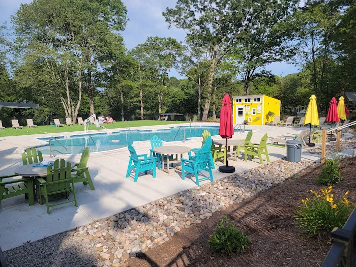 Niantic / I-95 Exit 72 KOA Holiday 8