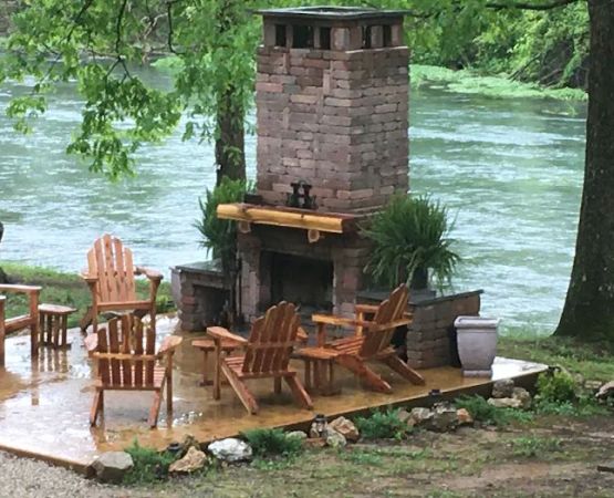 Mammoth Spring Retreat