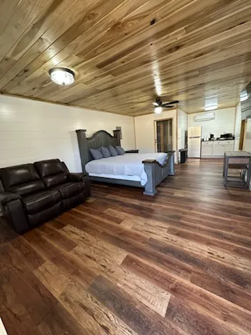 Bigmouth Cave Retreat- Camping and cabins! 3