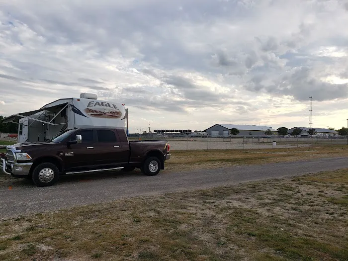 Speedy Camping & Parking 0