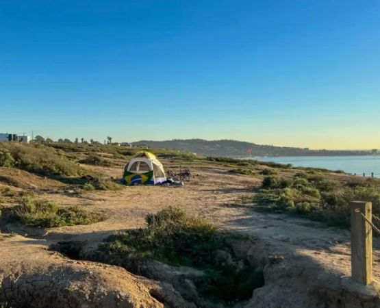 Tranquil Mountain Lakeside Camping and Scenic Trails for Outdoor Enthusiasts